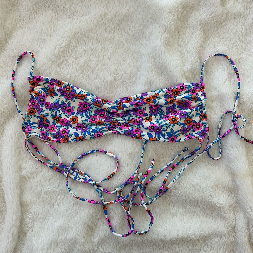 Frankie’s bikinis top